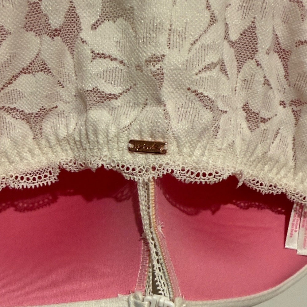 Victoria’s Secret Pink White Lace Padded Bra - Picture 3 of 3